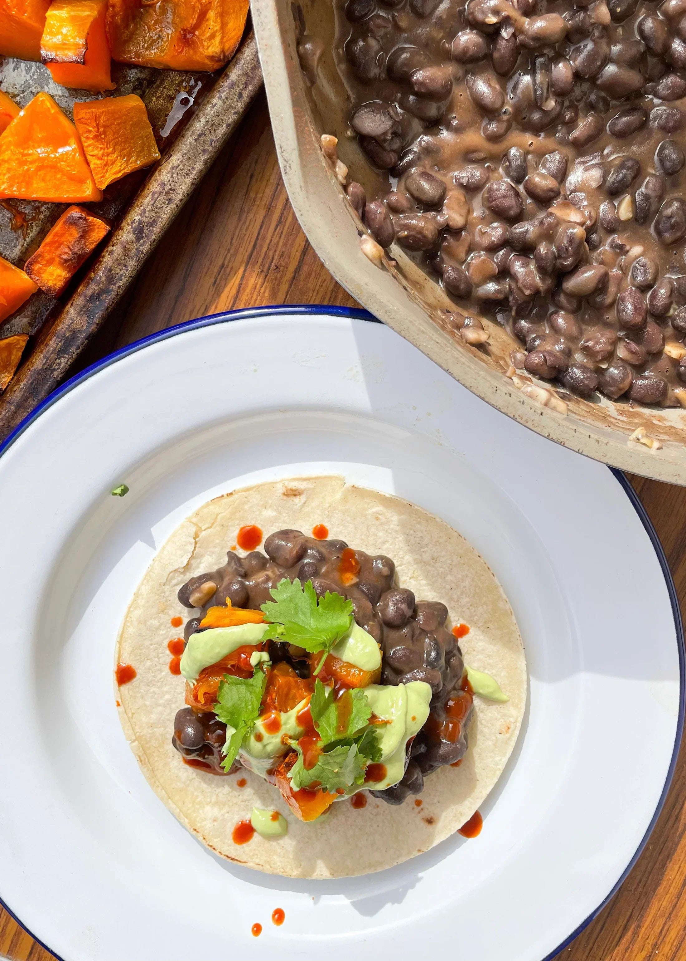 bean-recipes-roasted-squash-black-bean-tacos-with-avocado-crema-boldbeanco