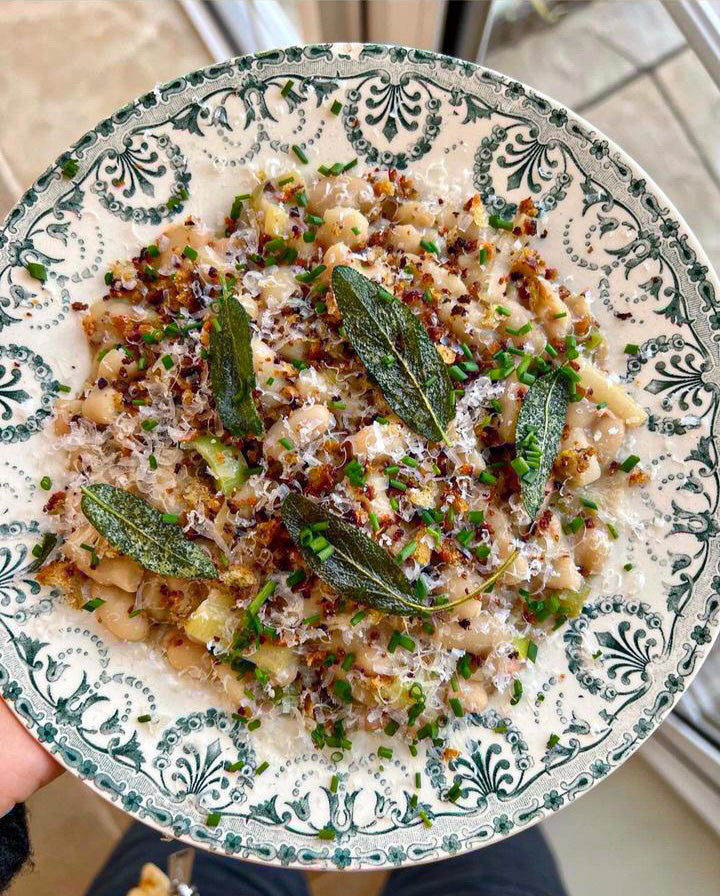 white bean recipe_creamy leeks and beans with crispy sage
