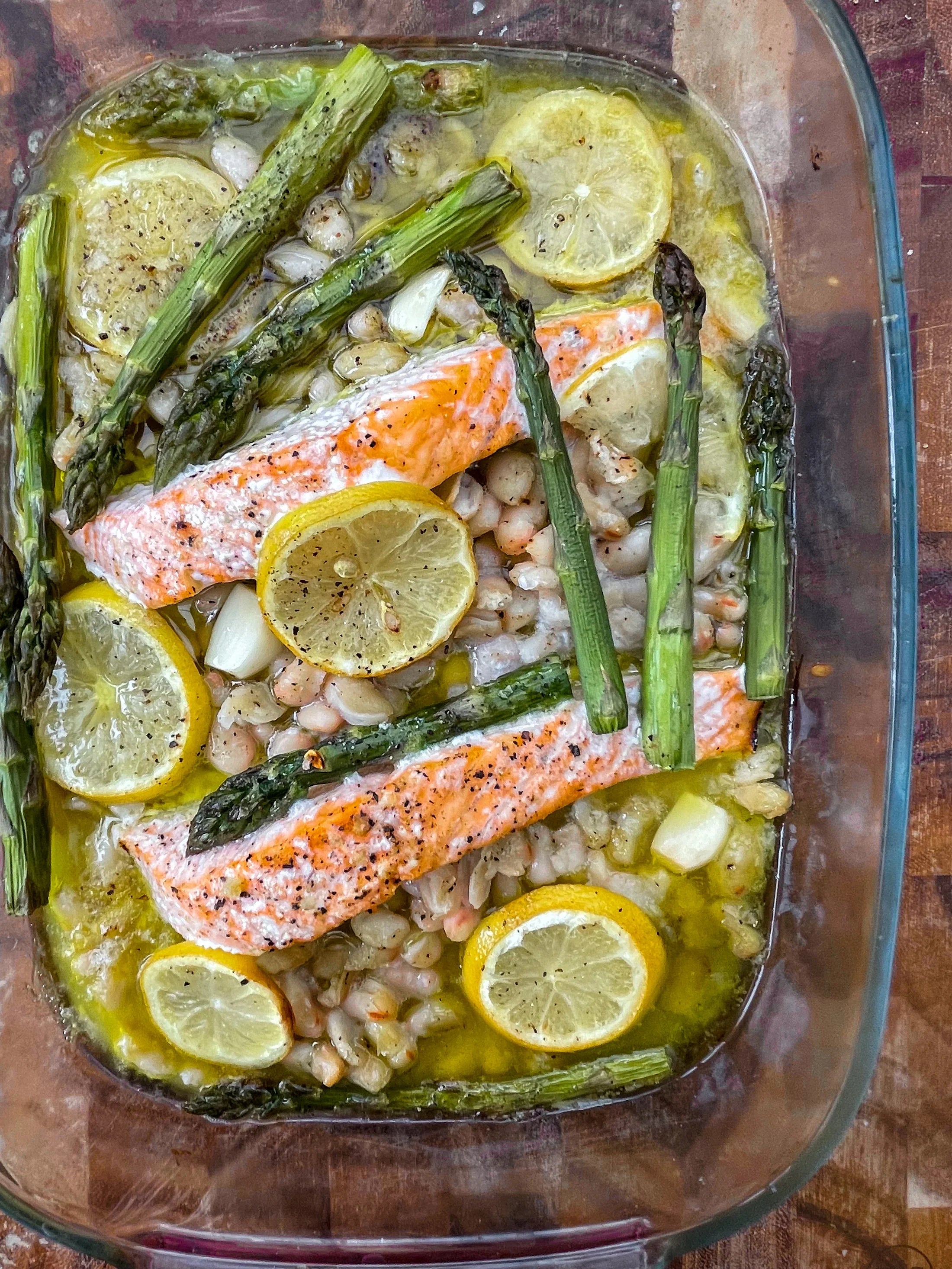 bean-recipe-slow-roasted-salmon-asparagus-white-beans-bioldbeanco-confit-traybake