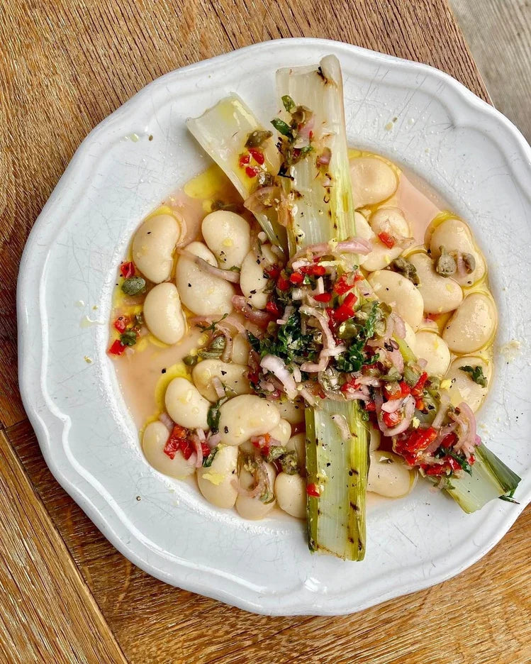 bean-recipe-cream-butter-beans-with-griddled-leeks-and-caper-mint-salsa-boldbeanco