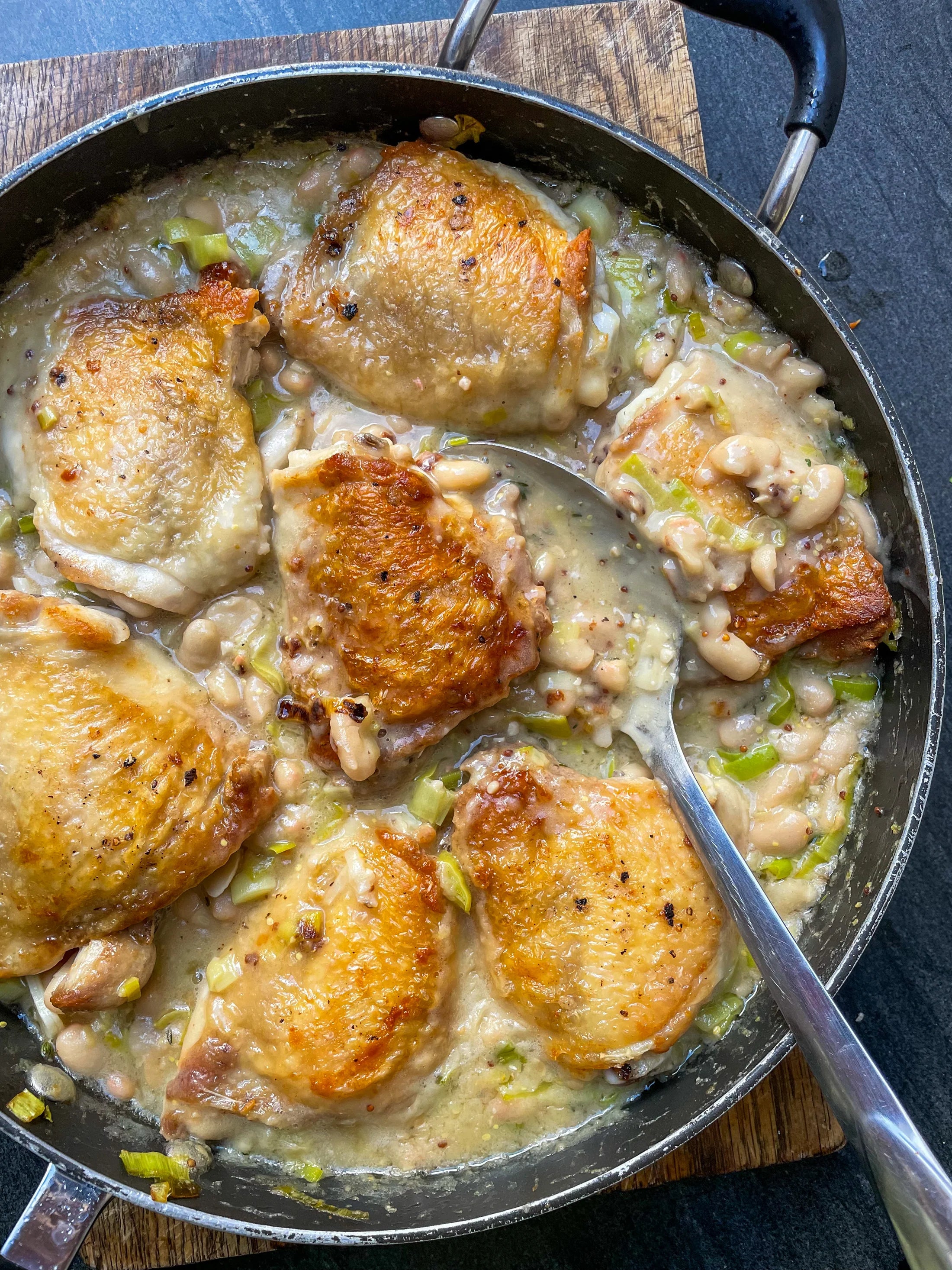 bean-recipe-creamy-truffle-chicken-leek-beans-boldbeanco