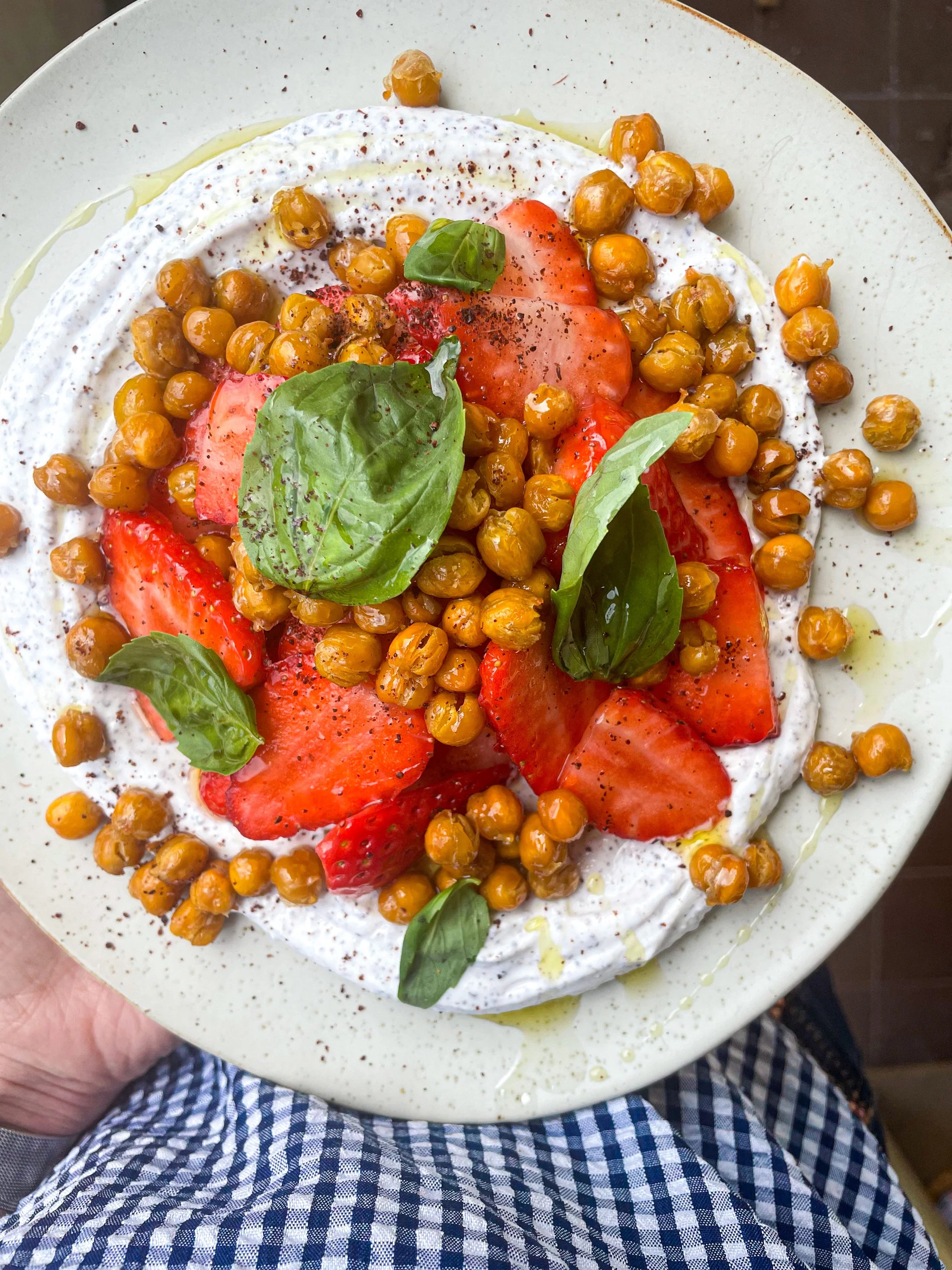 bean-recipe-crispy-chickpeas-strawberries-sumac-yogurt-boldbeanco