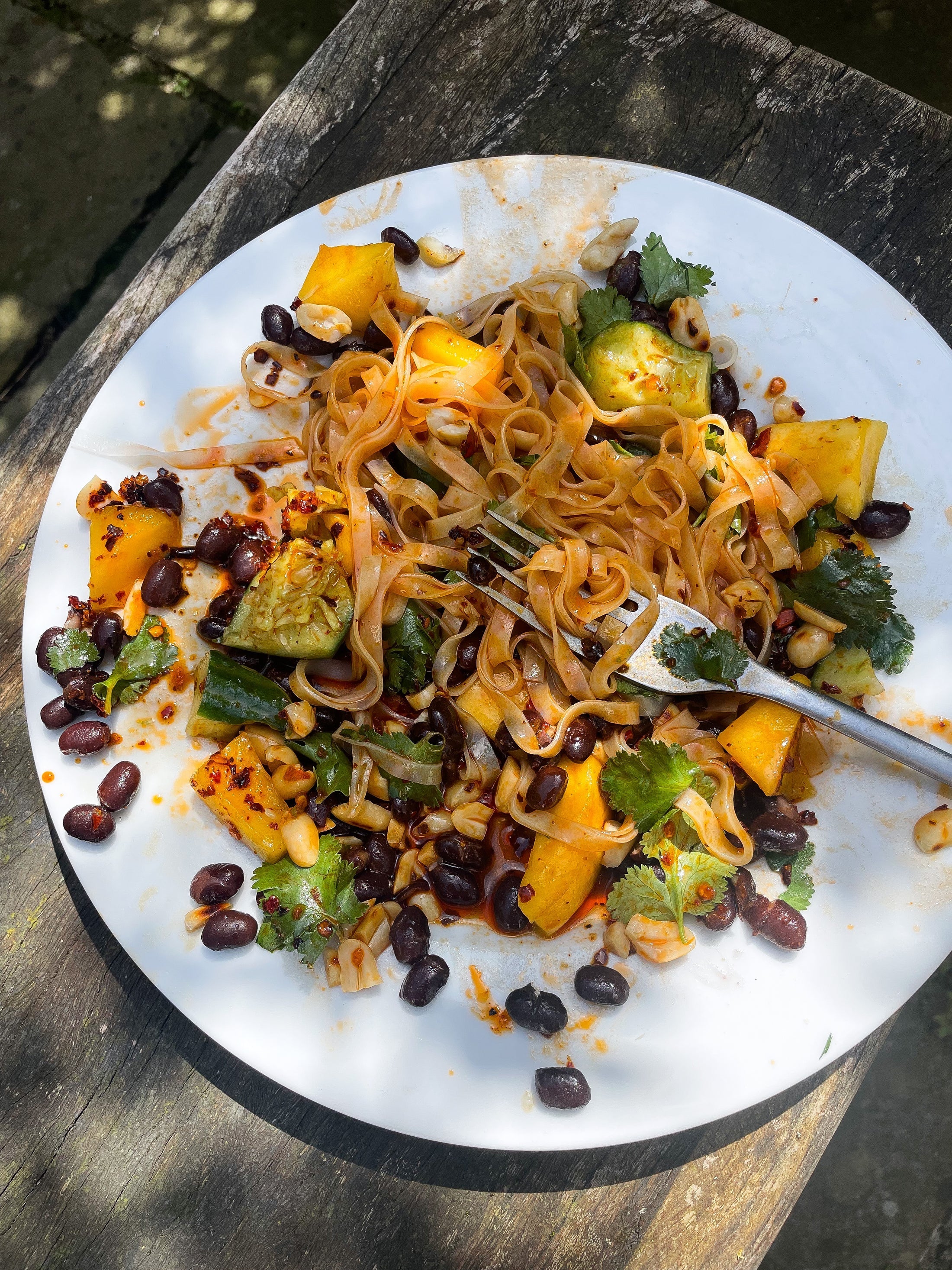 bean-recipe-black-bean-mango-rice-noodle-salad-boldbeanco
