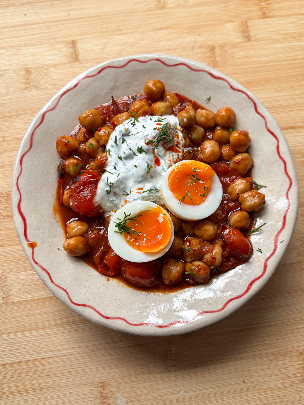  bean-recipe-harissa-chickpea-egg-smash-boldbeanco 
