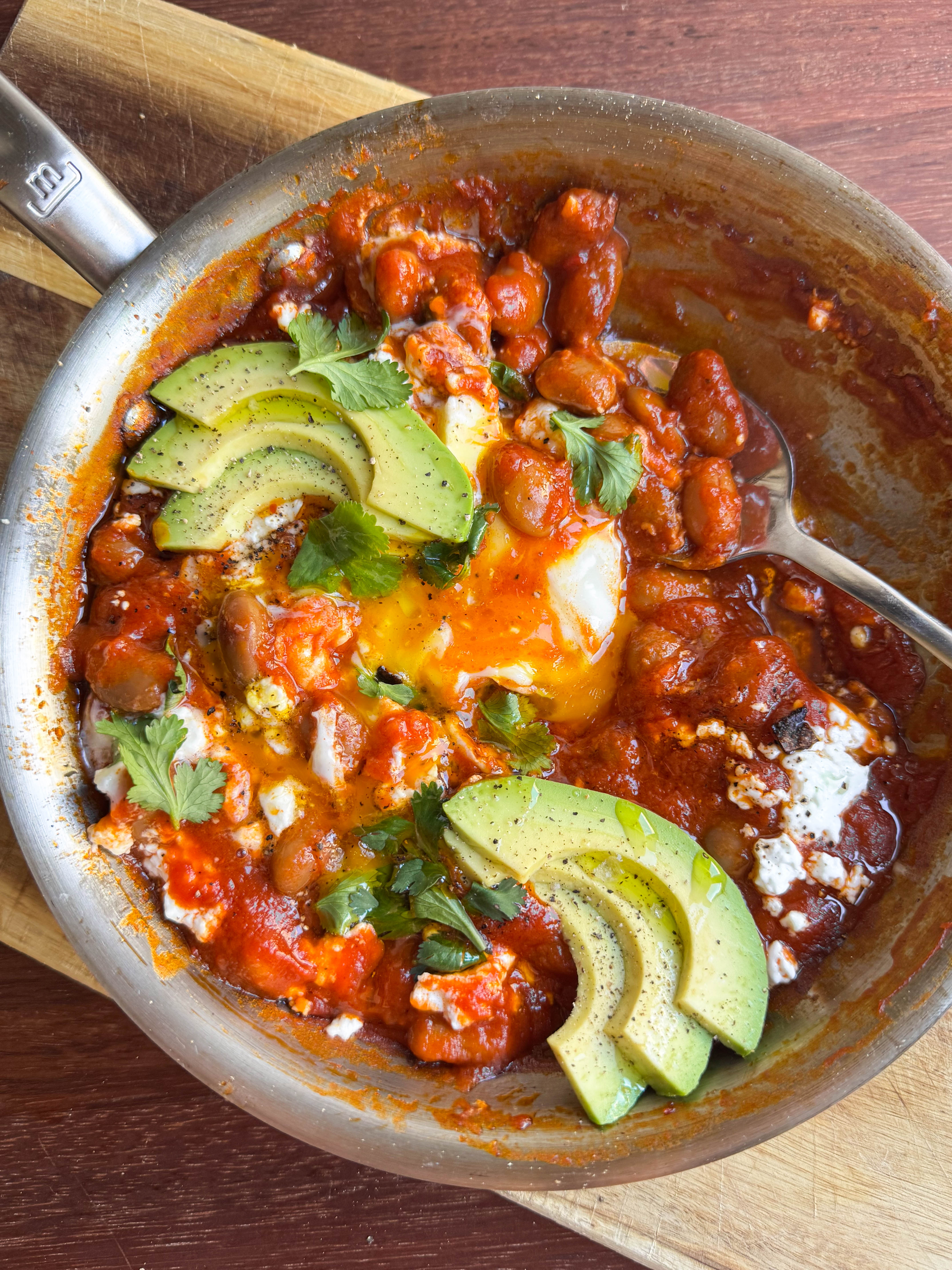 One-Pan Smoky Chilli Baked Bean Shakshuka