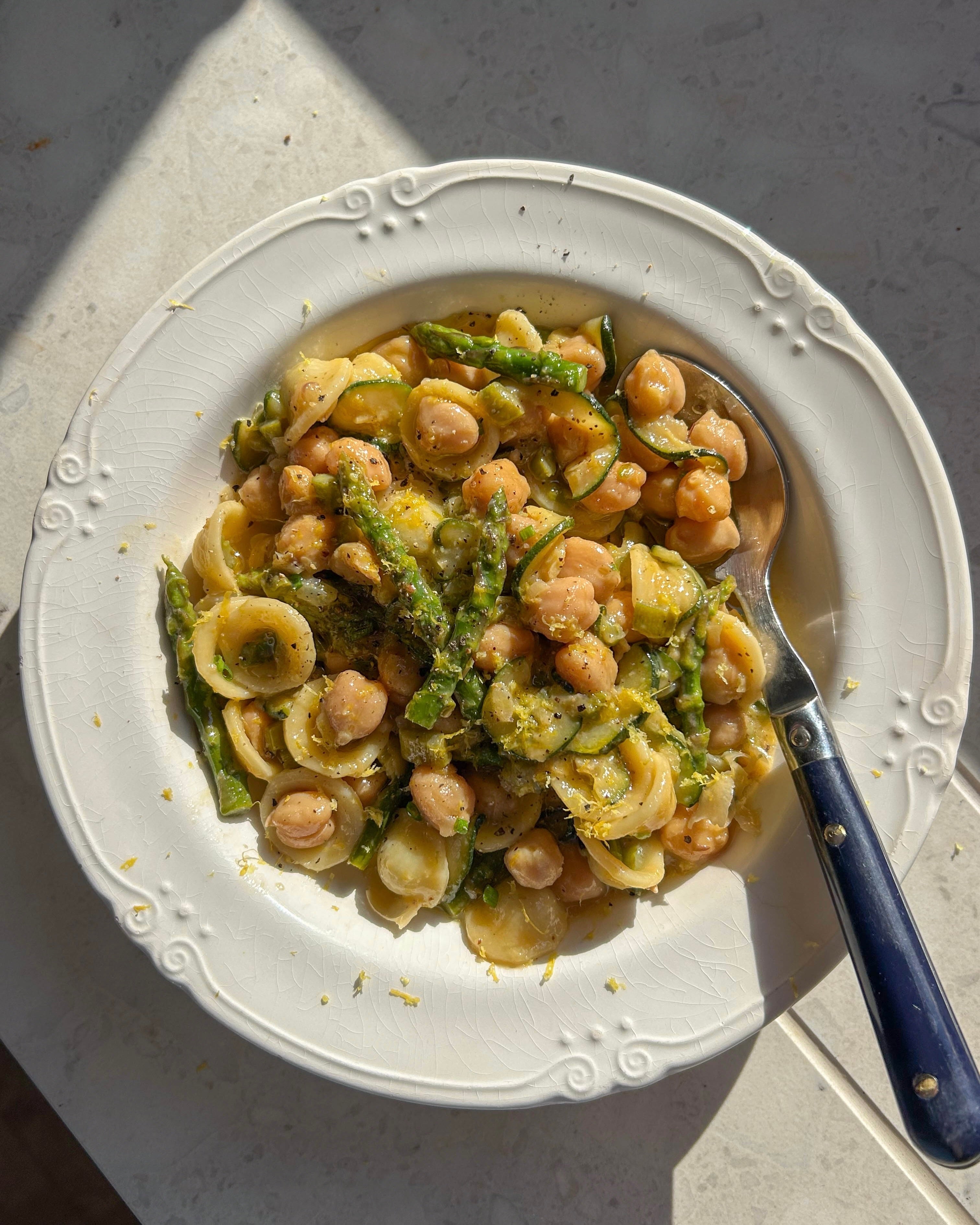bean-recipe-chickpea-asparagus-veggie-carbonara-boldbeanco