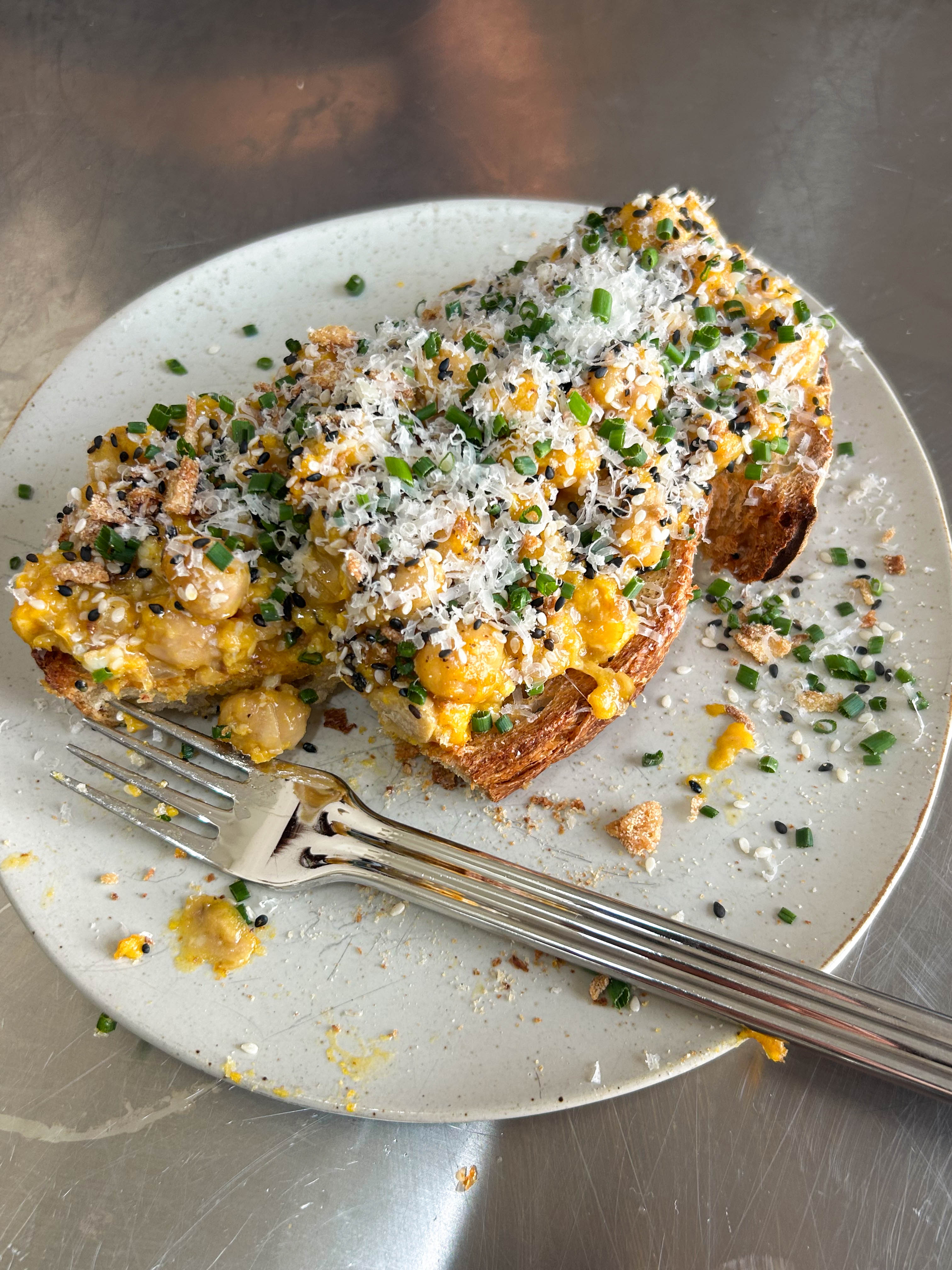bean-recipe-everything-but-the-bagel-chickpea-scrambled-eggs-boldbeanco