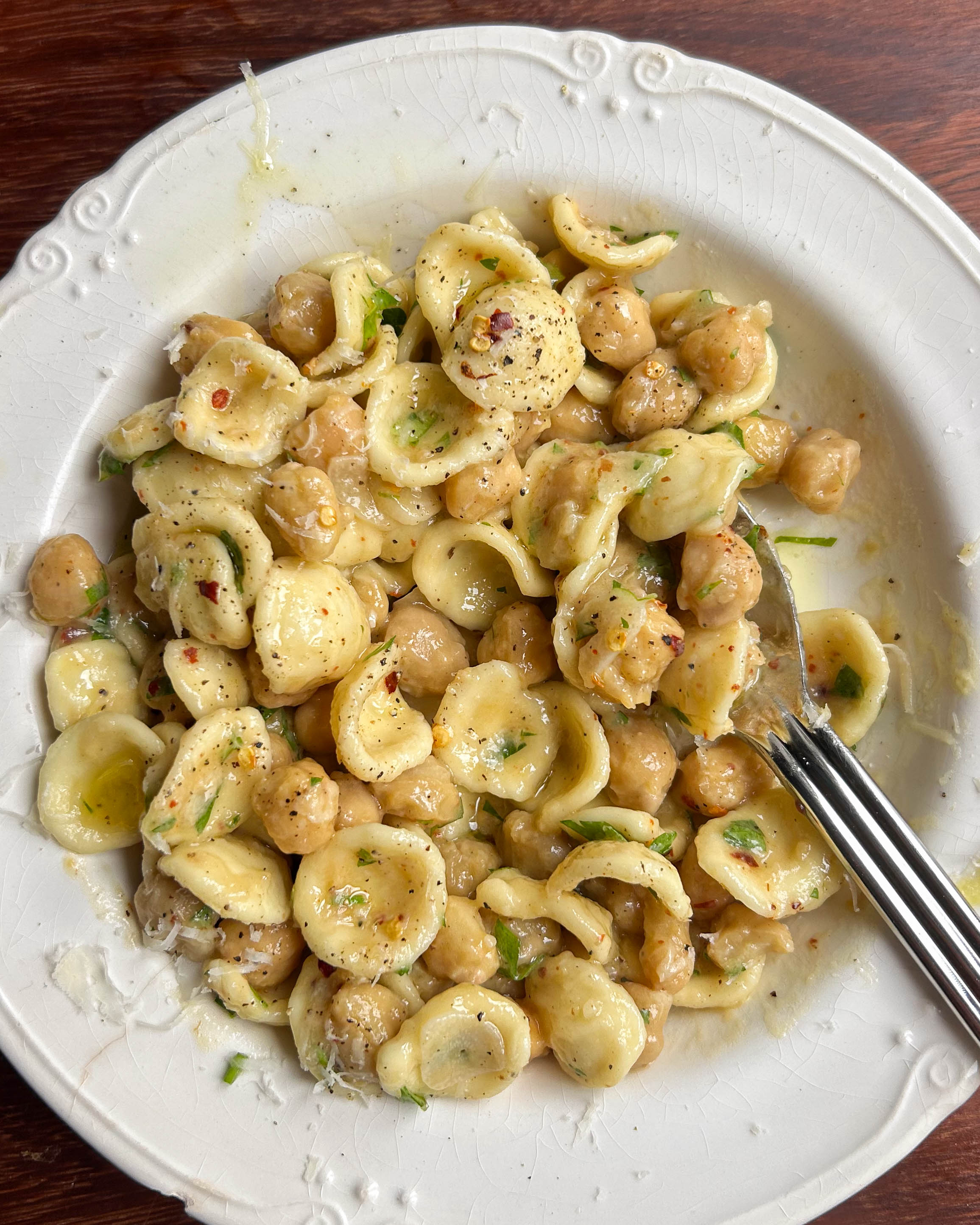 Nigella’s Garlic + Chilli Chickpea Pasta