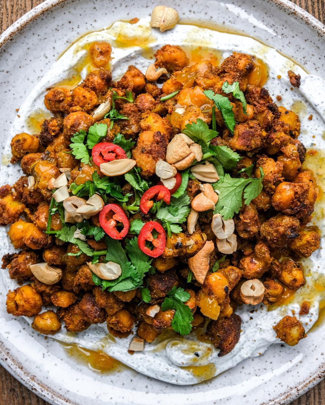 bean-recipe-crunchy-curried-chickpeas-with-raita-mango-chutney-boldbeanco
