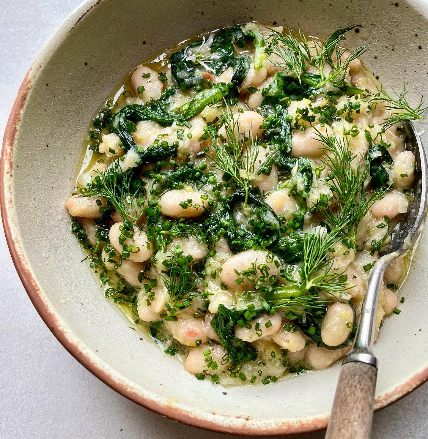 bean-recipe-herby-white-bean-broth-boldbeanco
